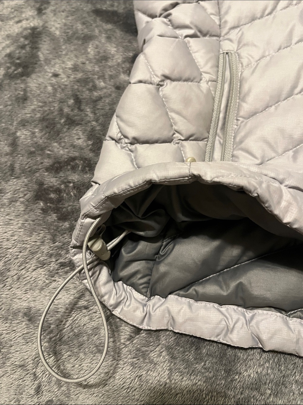 Patagonia Light Gray Women's Puffer Jacket - Picture 5 of 7